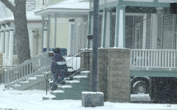 2012/20120113-1278-Mailcarrier.jpg