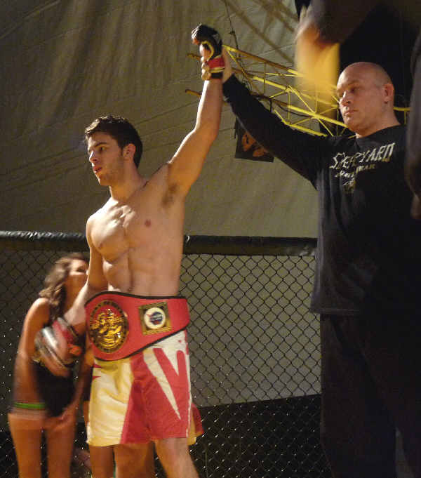 cagecombat2011-08-JimmyW.jpg