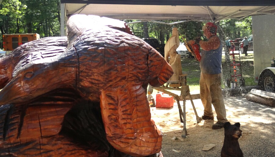 Chainsaw Carver