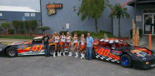 hooters_icehawk_racing.jpg