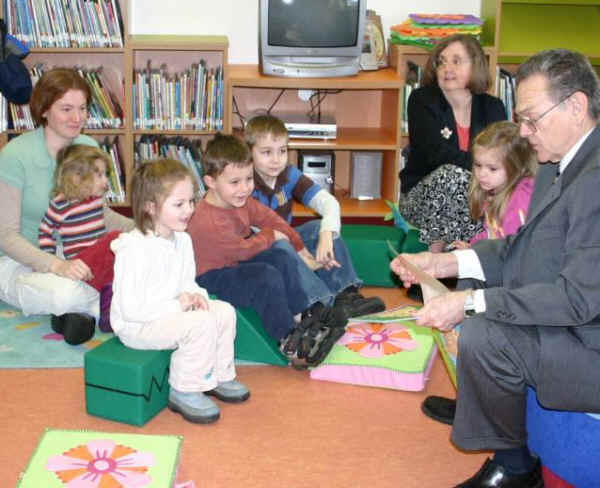 reading_to_kids_2011.jpg