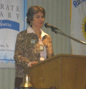 Anne Trahan introduces the ever-popular Ten Minute Rotarians Program on Dec. 28.